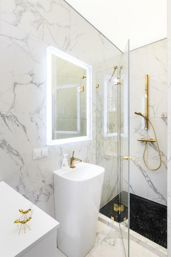 Golden Fish - New Apartment - Old Town Красков Екстериор снимка